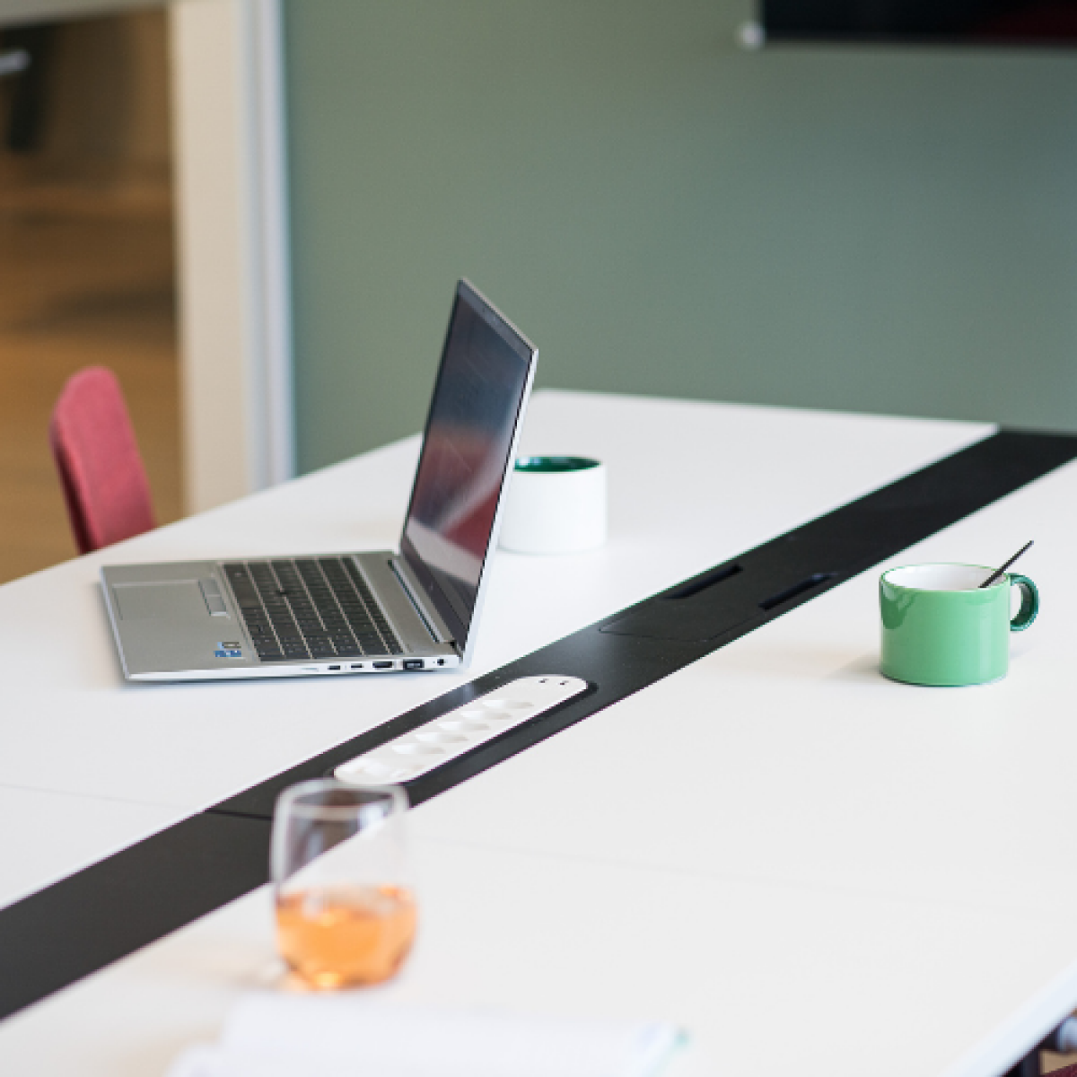 Moyenne salle séminaire l'Entrepôt Bulle